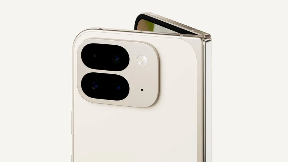 Pixel 9 Pro Fold in Obsidian