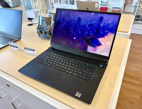 A pre-owned gaming laptop displayed at Blutusk.