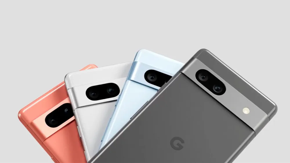 Pixel 7a in Snow